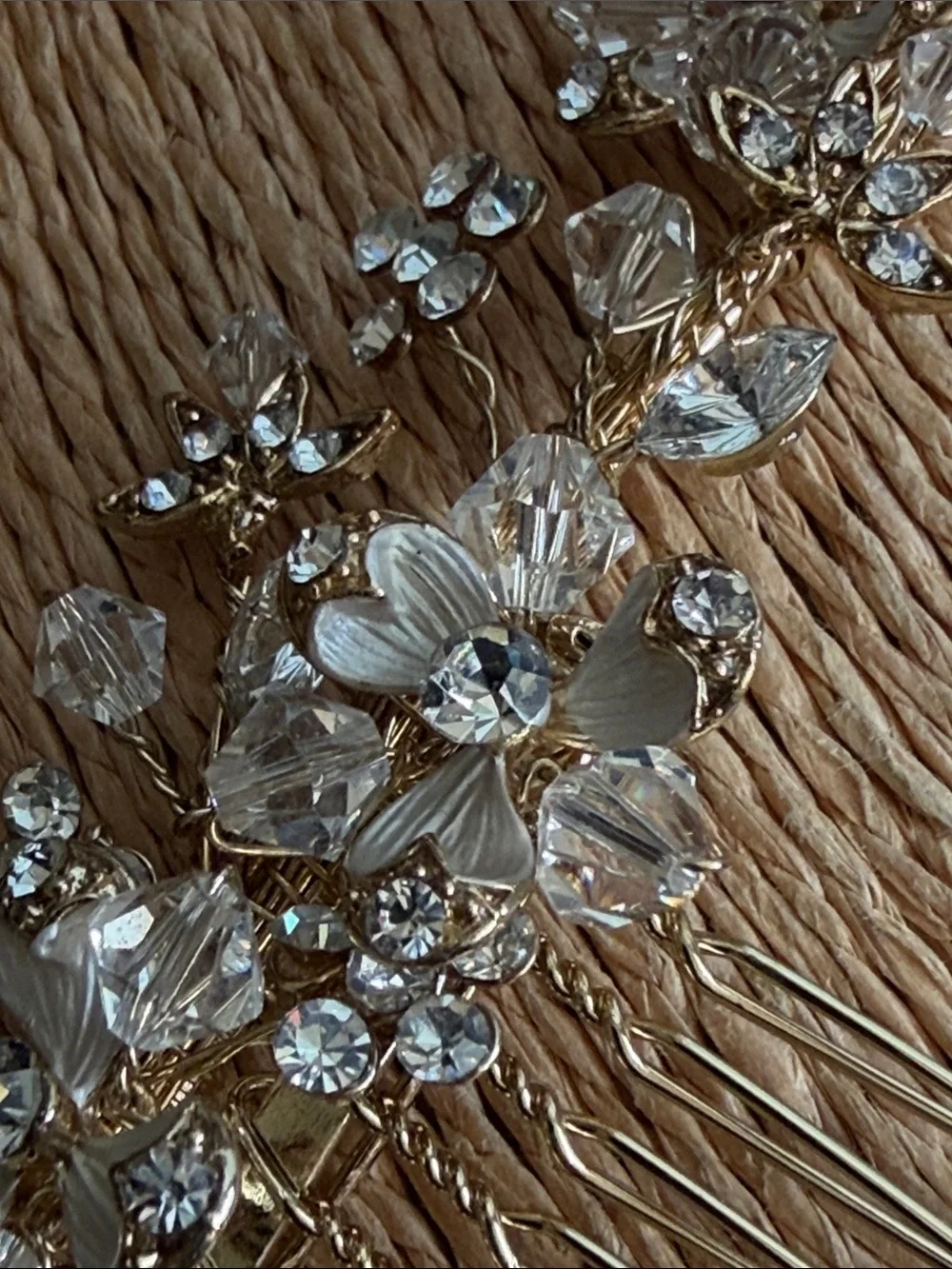 Artisan elegant gold